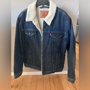 Levi's Classic Blue Denim Jacket with Sherpa Lining